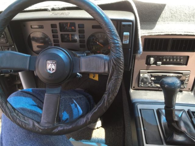 1985 Pontiac Fiero GT V6 - photo 2