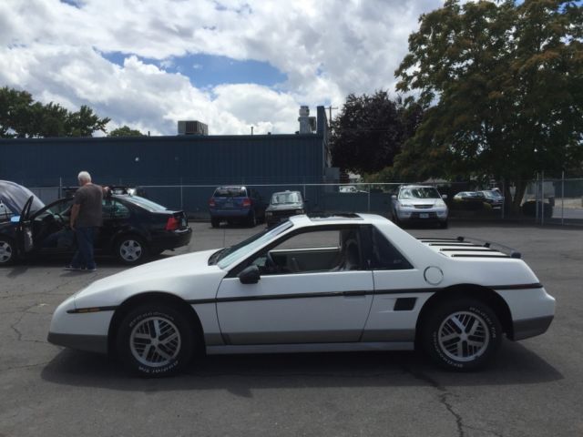 1985 Pontiac Fiero GT V6 - photo 9