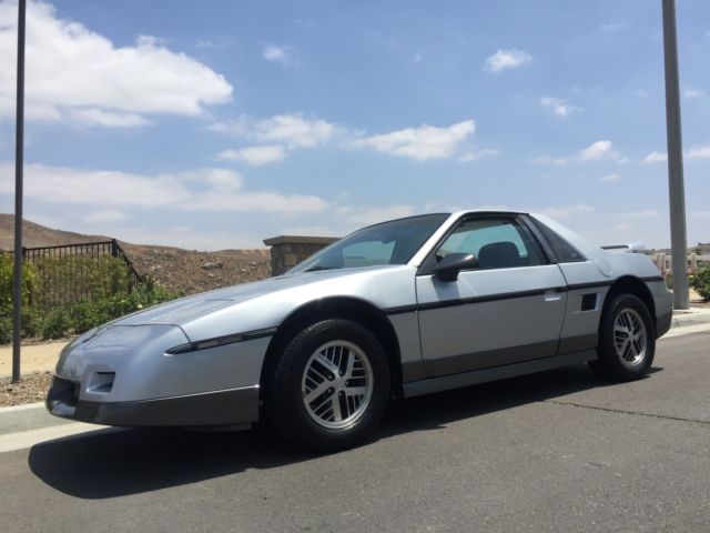 1985 Pontiac Fiero GT Coupe V6 Manual NO RESERVE - photo 13