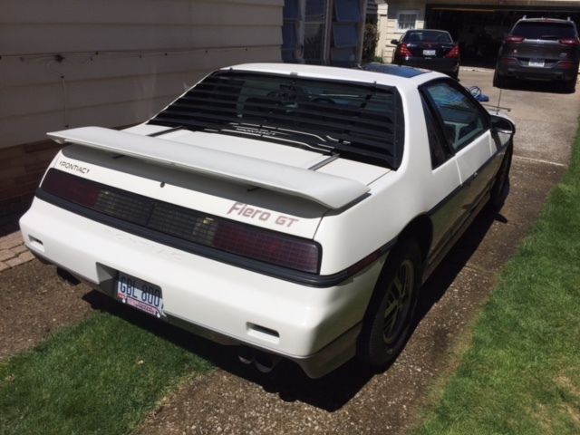 1985 Pontiac Fiero - photo 4