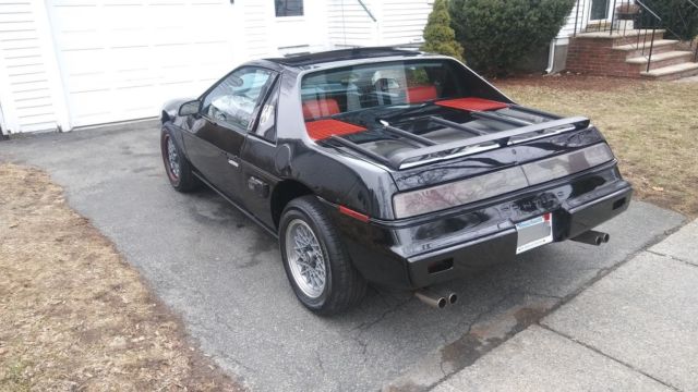 1985 Pontiac Fiero SE - photo 3