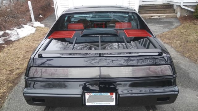 1985 Pontiac Fiero SE - photo 4