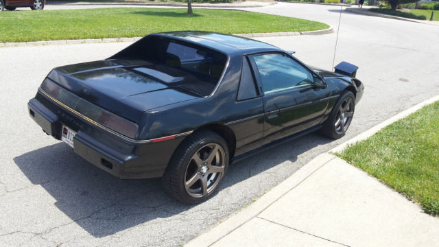 1985 Pontiac Fiero - photo 4