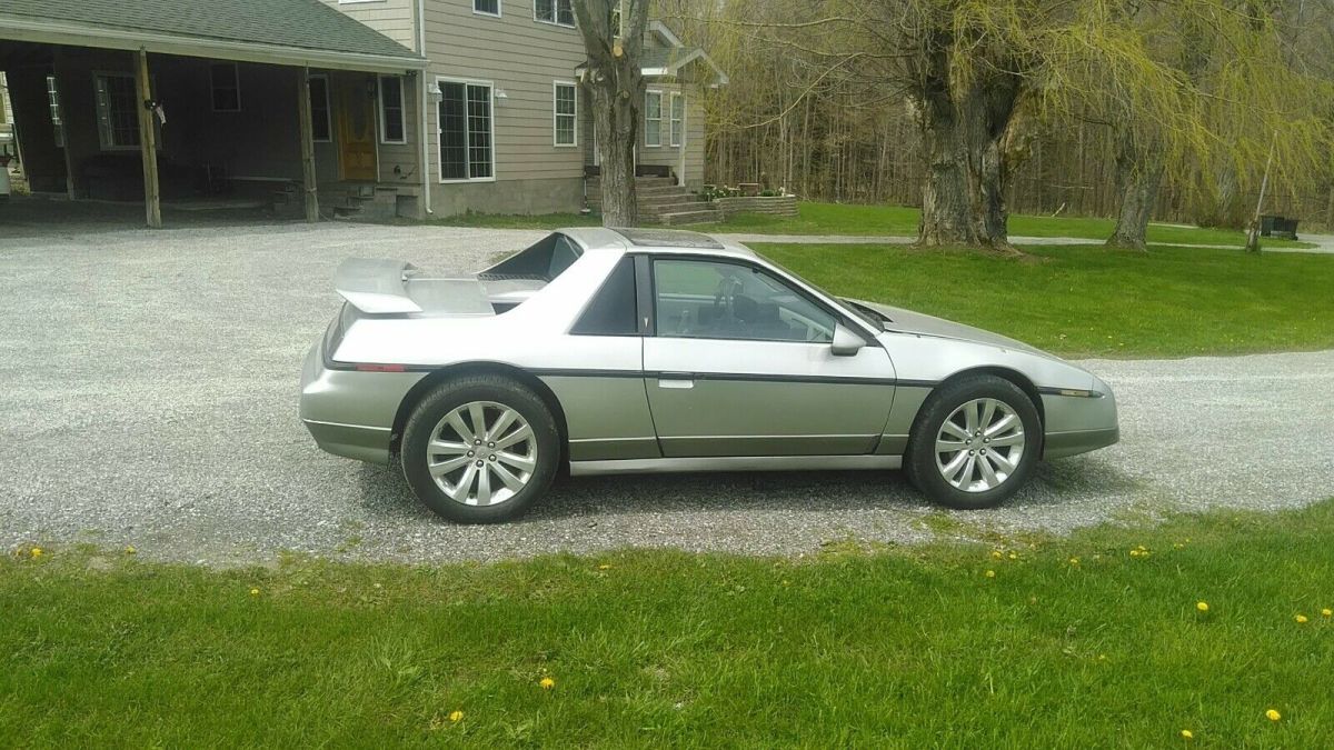 1985 Pontiac Fiero GT - photo 4