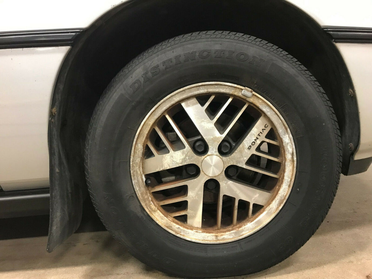 1985 Pontiac Fiero - photo 10