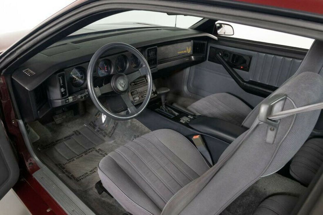 1985 Pontiac Firebird Trans Am - photo 3