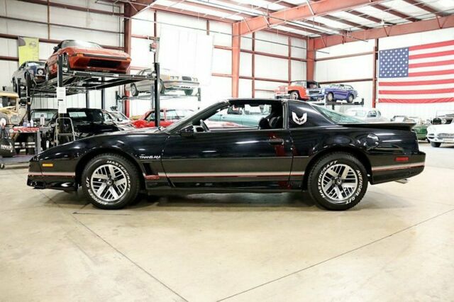 1985 Pontiac Firebird Trans Am - photo 2
