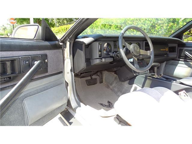 1985 Pontiac Trans Am LOW MILES - photo 12