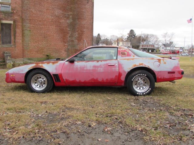 1985 Pontiac Firebird * V8 * 5 Speed 1985 Pontiac Firebird