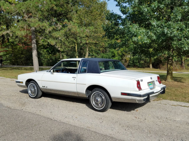 1985 Pontiac Grand Prix - photo 10