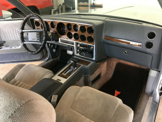 1985 Pontiac Grand Prix LE - photo 7