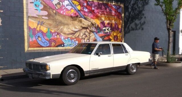 1985 Pontiac Parisienne - photo 2
