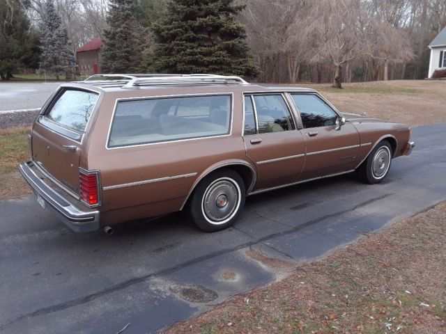 1985 Pontiac Safari Wagon - photo 2