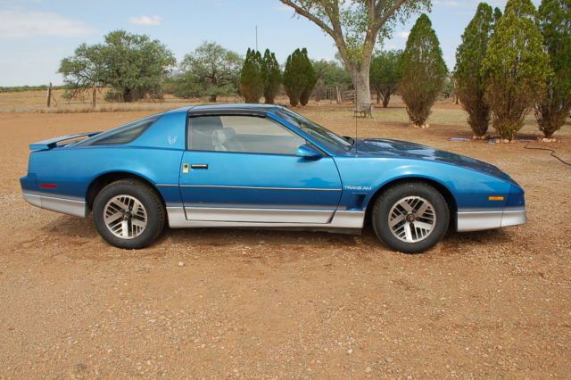 1985 Pontiac Trans Am, Factory 5-speed, 61,000 original miles, T-tops 1985 Pontiac Trans Am