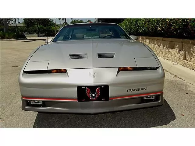 1985 Pontiac Trans Am LOW MILES - photo 10