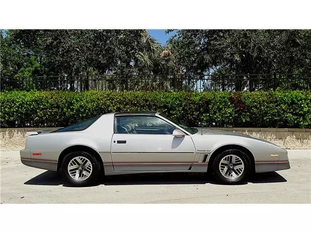 1985 Pontiac Trans Am LOW MILES - photo 3