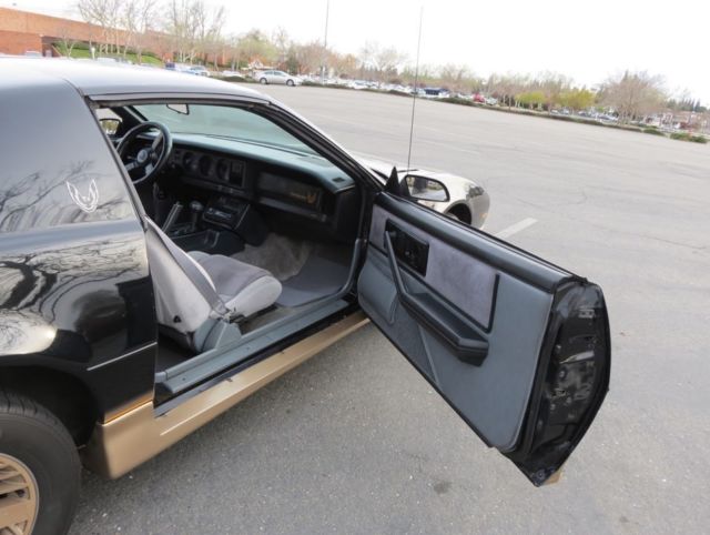 1985 Pontiac Trans Am GOLD - photo 9