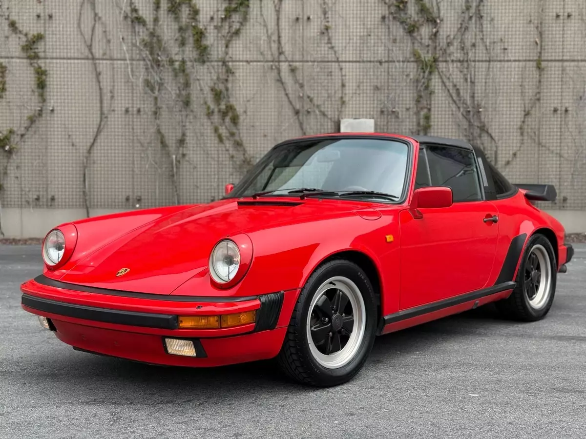 1985 Porsche 911 Targa Coupe 1985 Porsche 911