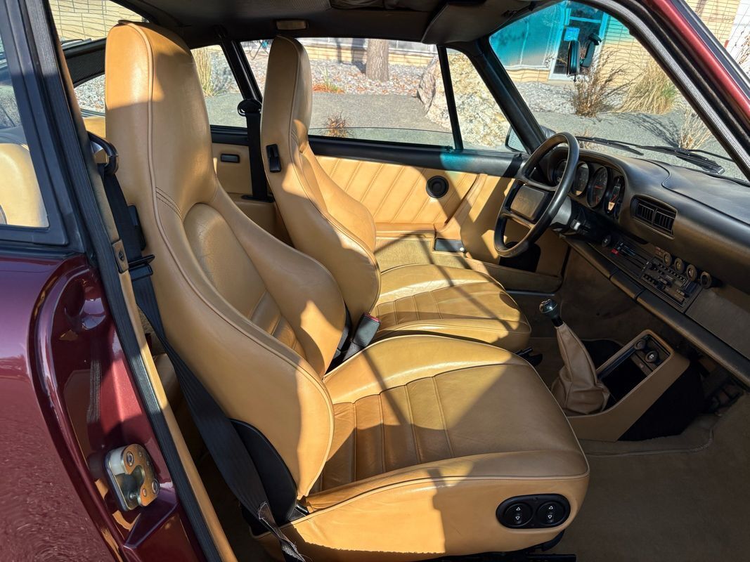1985 Porsche 911 Turbo Very cleand and low miles Porsche 911 Turbo - photo 10