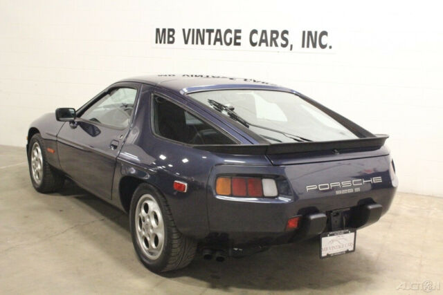1985 Porsche 928 Coupe - photo 3