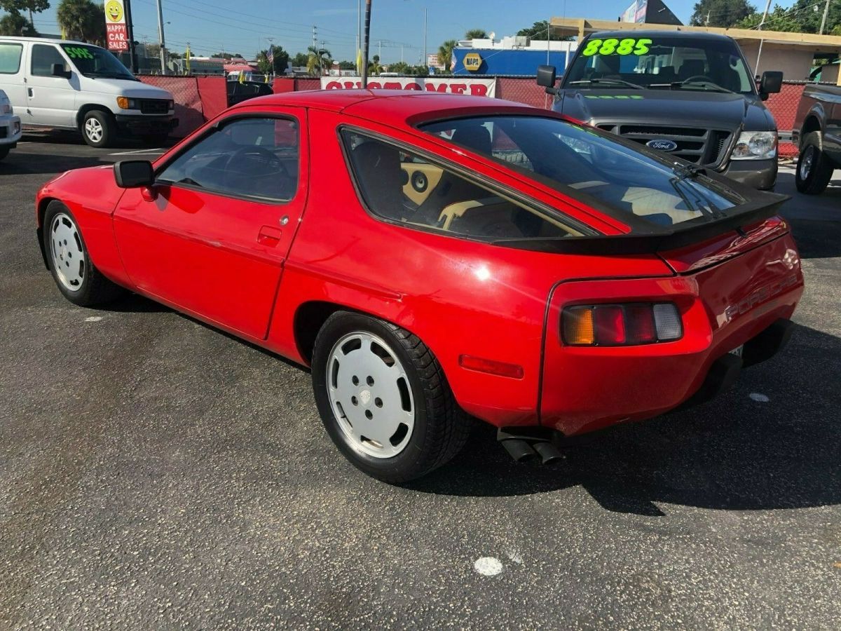 1985 Porsche 928 - photo 3