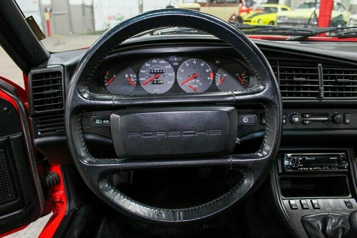 1985 Porsche 944 - photo 12