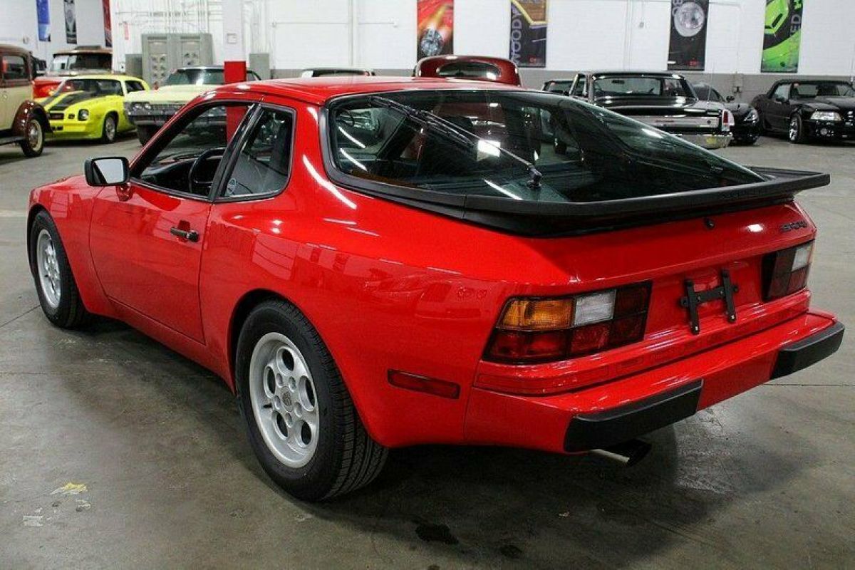 1985 Porsche 944 - photo 3