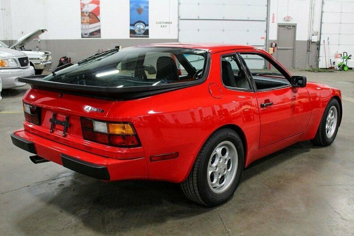 1985 Porsche 944 - photo 5