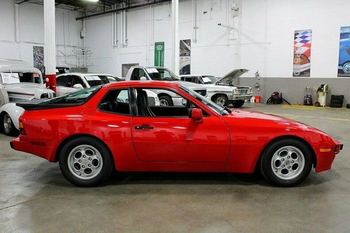 1985 Porsche 944 - photo 6