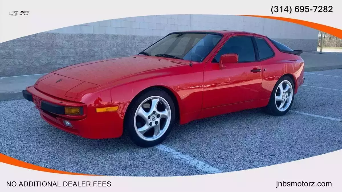1985 Porsche 944 Base 2dr Hatchback 1985 Porsche 944 Base 2dr Hatchback