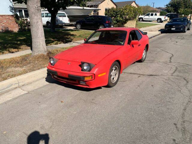 1985 Porsche 944 Base 2dr Hatchback Miles Red Hatchback 2.5L I4 Manual 5 speed 1985 Porsche 944 Base 2dr Hatchback