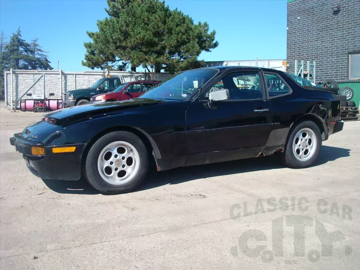 1985 Porsche 944 WE SHIP !
