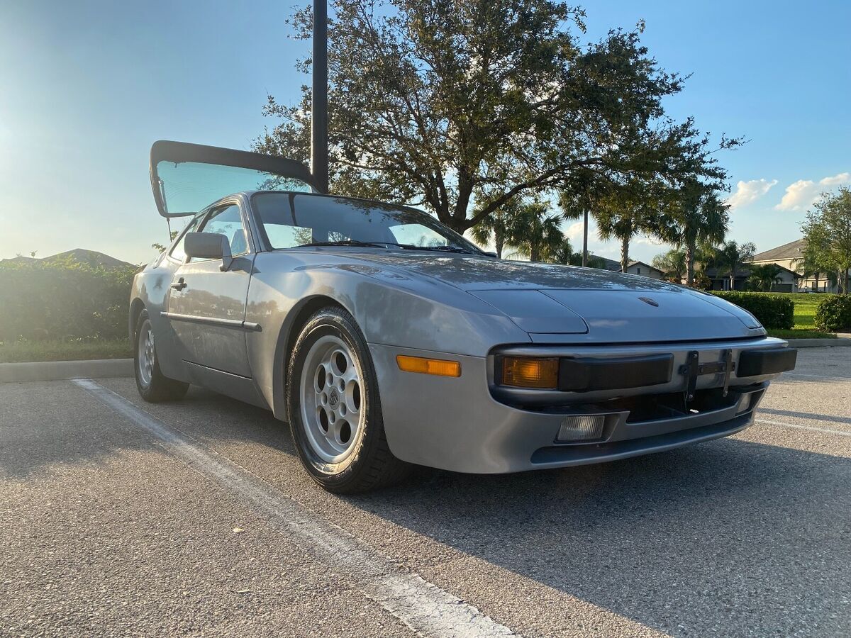 1985 Porsche 944 - photo 2