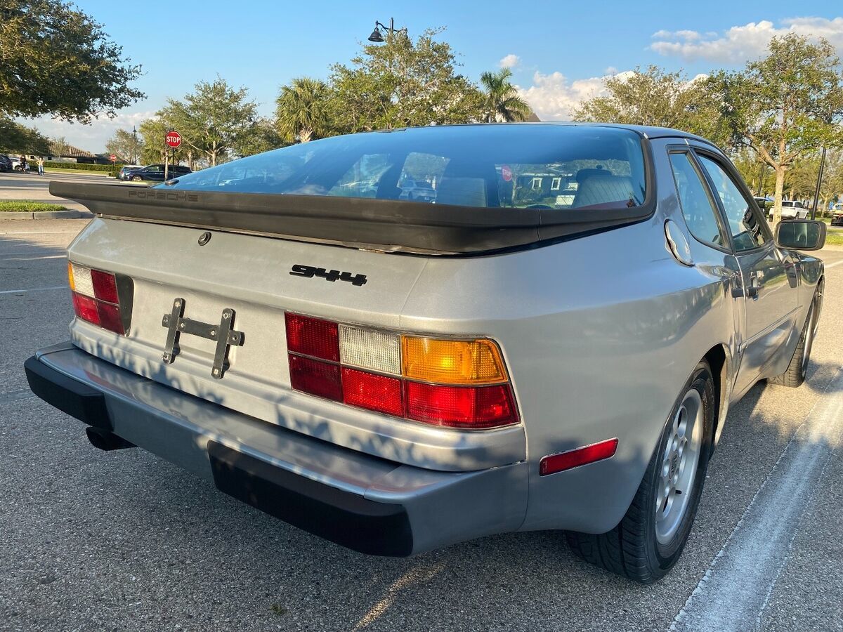 1985 Porsche 944 - photo 7