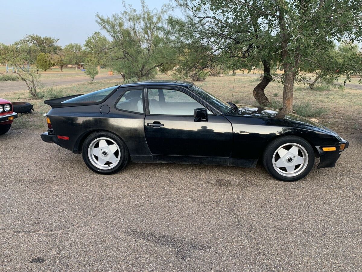 1985 Porsche 944 - photo 2
