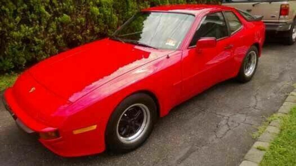 1985 Porsche 944 Coupe Red RWD Manual 1985 Porsche 944