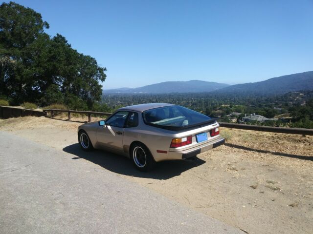 1985 Porsche 944 Base - photo 4
