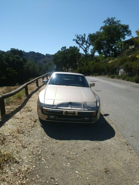 1985 Porsche 944 Base - photo 7