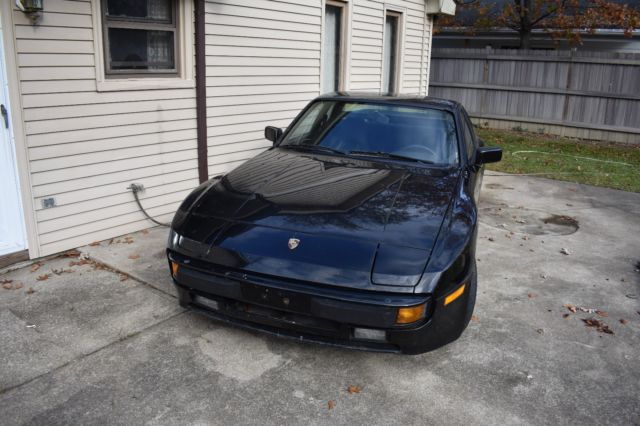 1985 porsche 944! LQQK! Project Car! No Reserve! Highest Bidder Owns a Porsche!! 1985 Porsche 944