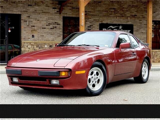 1985 Porsche 944 --