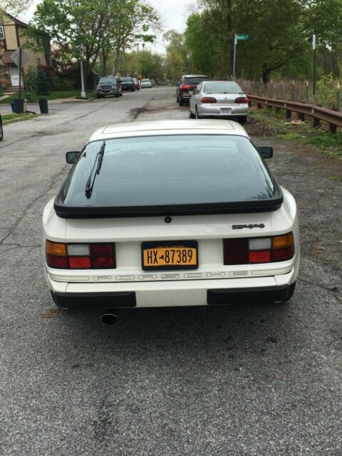 1985 Porsche 944 - photo 5