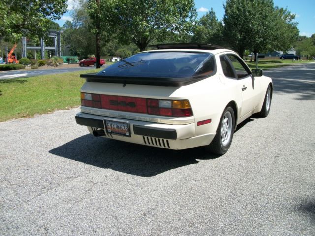 1985 Porsche 944 Slant Nose - photo 5