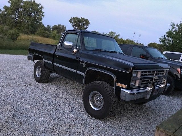 1985 Chevrolet Other Pickups black - photo 2