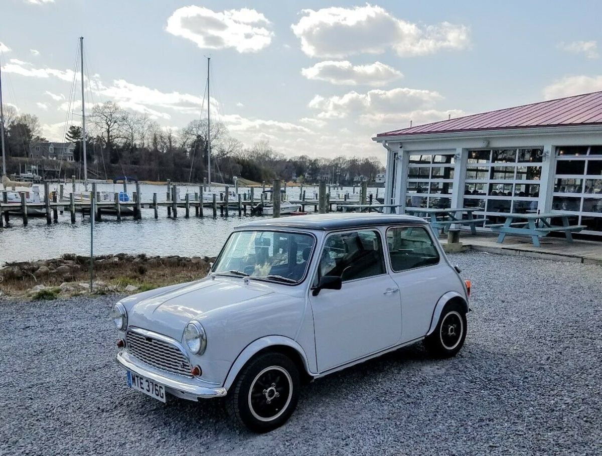 1985 RestoMod White Classic Mini 1980 Mini Classic Mini