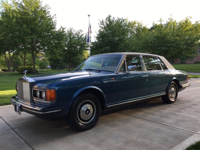 1985 Roll-Royce Silver Spur * A Stunning Upscale Classic in Impeccable Condition 1985 Rolls-Royce Silver Spirit/Spur/Dawn