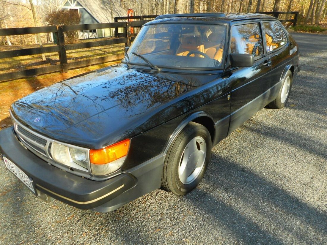 1985 Saab 900 SPG: rare first year flat-nose 5 speed turbo, investment grade 1985 Saab 900