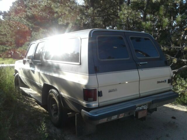 1985 GMC Suburban - photo 2
