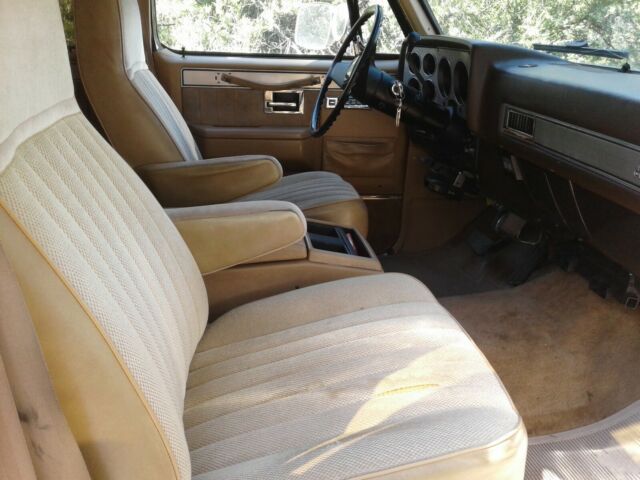 1985 GMC Suburban - photo 5