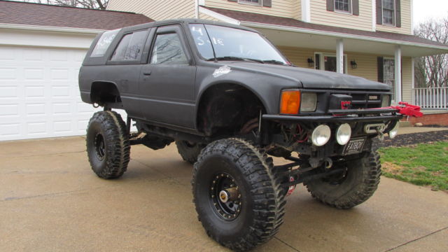 1985 TOYOTA 4 RUNNER WITH SMALL BLOCK CHEVY MOTOR.....HEAVY DUTY EVERYTHING !!!! 1985 Toyota 4Runner