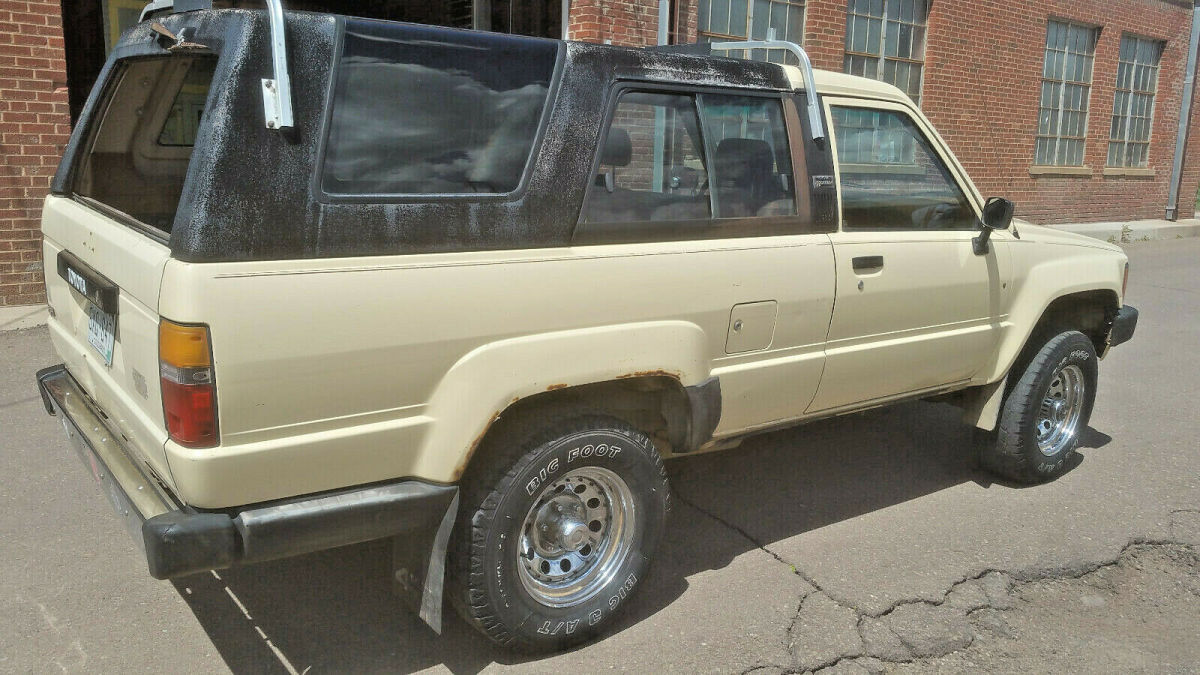 1985 Toyota 4Runner 22R-E, 4x4, Solid Front Axle - photo 4